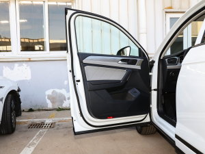 2023330TSI (q)R-Lineܰ {λ܇T