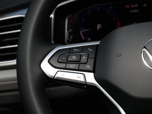 2023330TSI (q)R-Lineܰ п؅^(q)