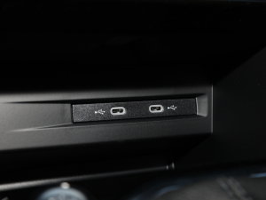 2023330TSI (q)R-Lineܰ п؅^(q)