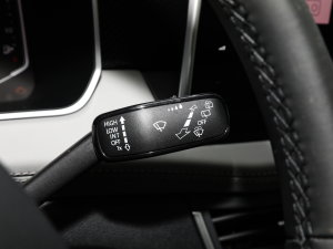 2023330TSI R-Lineܰ п؅^