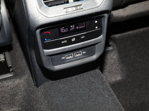 2023330TSI R-Lineܰ п؅^