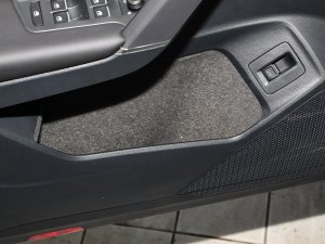 2023款300TSI 两驱豪华Plus进阶版 前门储物空间
