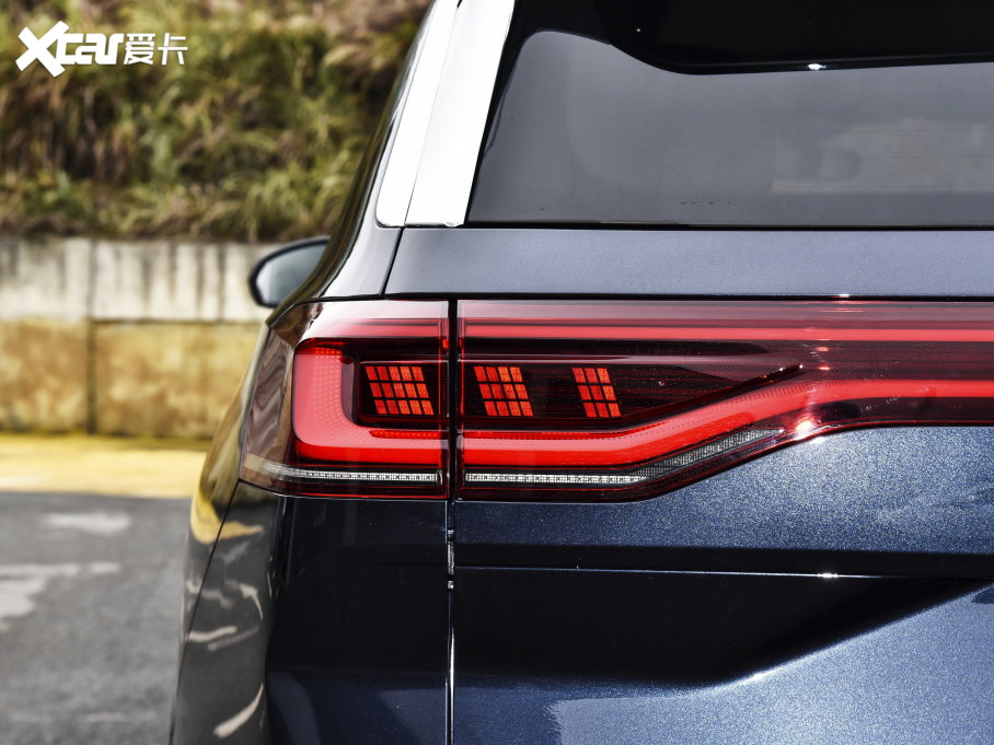 2022 380TSI (q)AѾPro 6