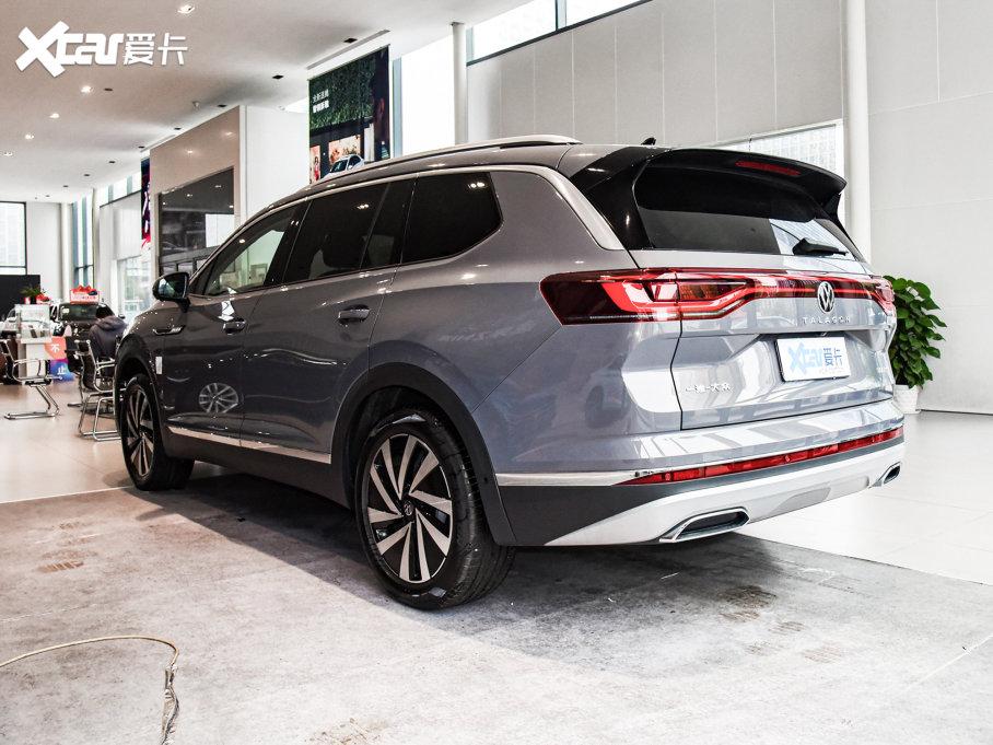 2022 330TSI AѾ 7