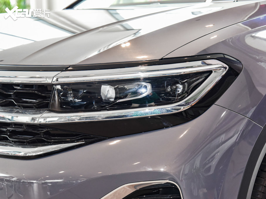 2022 330TSI AѾ 7