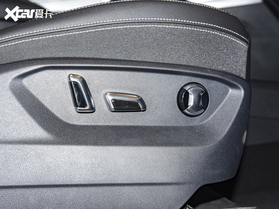 2022 330TSI AѾ 7