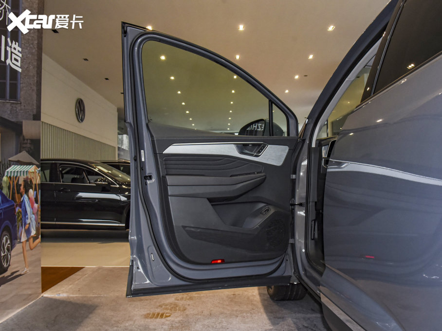 2022 330TSI AѾ 7