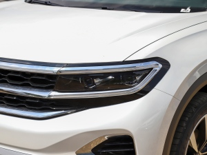 2022款530TSI 四驱旗舰胜境版Pro 6座 大灯