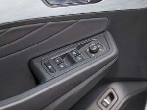 2022款530TSI 四驱旗舰胜境版Pro 6座 主驾车窗控制区	