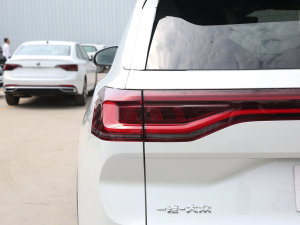 2022380TSI R-Lineؾ 6 ^