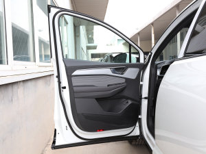 2022380TSI R-Lineؾ 6 {λ܇T