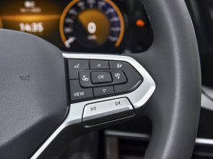 2022380TSI (q)AѾPro 6 п؅^(q)