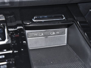 2022380TSI AѾPro 6 п؅^