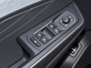 2022380TSI AѾPro 6 п؅^