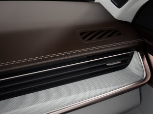 2023380TSI R-Lineװl п؅^