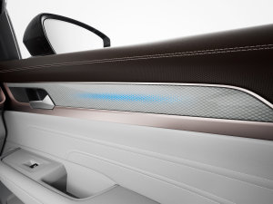 2023380TSI R-Lineװl п؅^