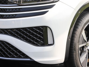 2023380TSI (q)R-LineѲY ǰF