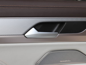 2023380TSI (q)R-LineѲY g