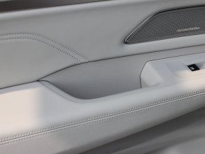 2023380TSI (q)R-LineѲY g