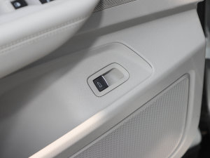 2023380TSI (q)R-LineѲY g