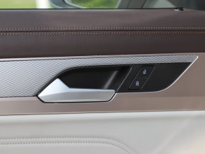 2023380TSI (q)R-LineѲY g