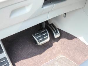 2023380TSI (q)R-LineѲY g