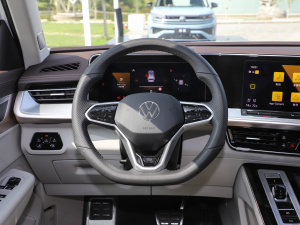 2023380TSI (q)R-LineѲY P