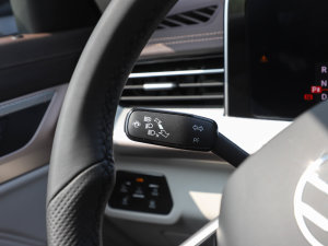 2023380TSI (q)R-LineѲY п؅^(q)