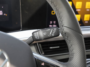 2023380TSI (q)R-LineѲY п؅^(q)