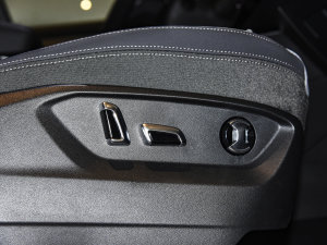 2023380TSI R-Lineװl g