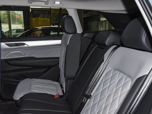 2023380TSI R-Lineװl g