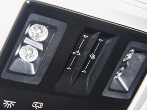 2023380TSI R-Lineװl п؅^