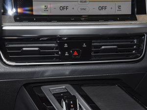 2023380TSI R-Lineװl п؅^