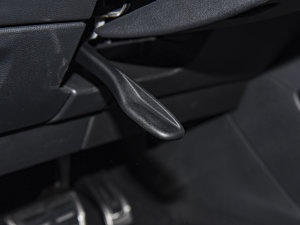 2023380TSI (q)R-Lineװl(f) п؅^(q)