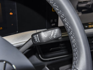 2023380TSI (q)R-Lineװl(f) п؅^(q)