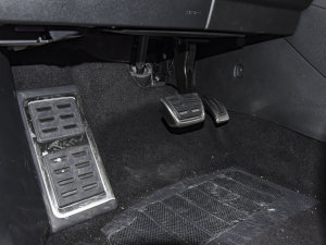 2023380TSI (q)R-Lineװl(f) п؅^(q)