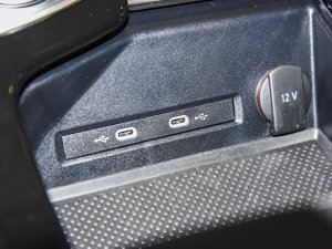 2023380TSI (q)R-Lineװl(f) п؅^(q)