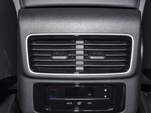 2023380TSI (q)R-Lineװl(f) п؅^(q)