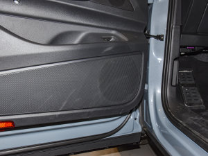 2023380TSI (q)R-Lineװl(f) п؅^(q)