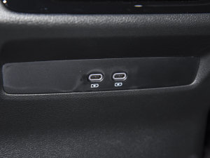 2023380TSI (q)R-Lineװl(f) п؅^(q)