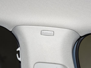 2023380TSI R-Lineװl п؅^