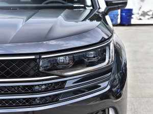 2023380TSI R-LineѲΰ ^