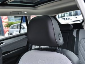 2023380TSI R-LineѲΰ g