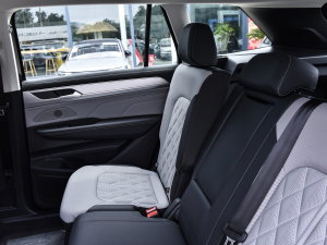 2023380TSI R-LineѲΰ g