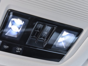 2023380TSI (q)R-LineѲΰ п؅^(q)