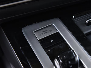 2023380TSI (q)R-LineѲΰ п؅^(q)