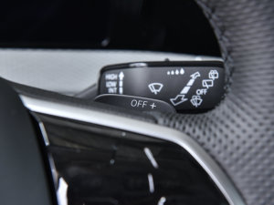 2023380TSI (q)R-LineѲΰ п؅^(q)