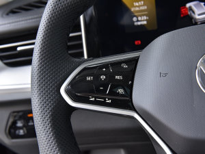 2023380TSI (q)R-LineѲΰ п؅^(q)