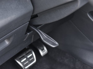 2023380TSI (q)R-LineѲΰ п؅^(q)