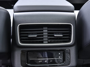 2023380TSI (q)R-LineѲΰ п؅^(q)